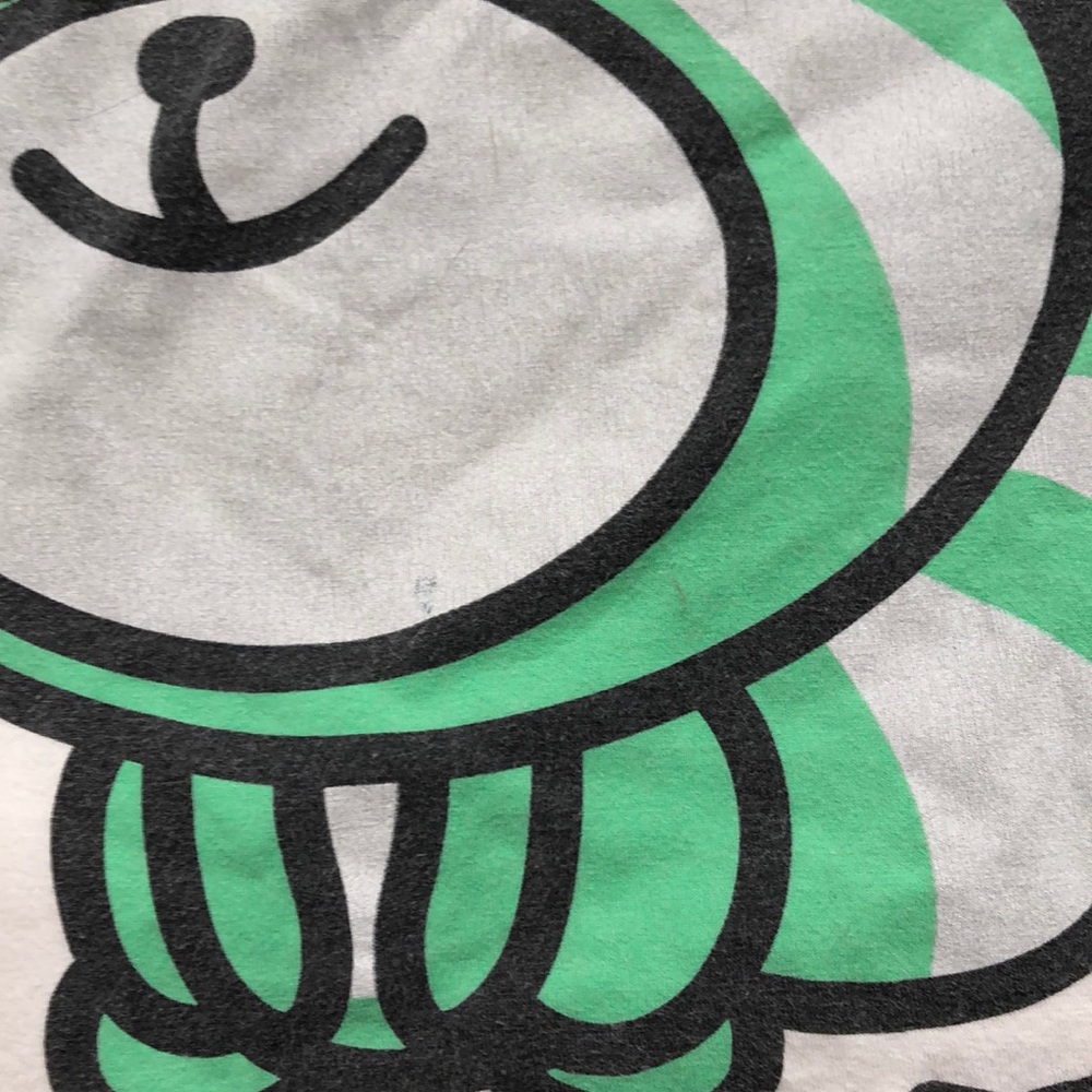 Official Issue The Weeknd Kissland Merch Tee - Picture 3 of 6